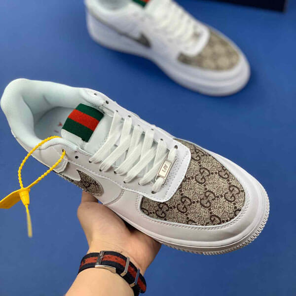 ナイキ xグッチ 偽物 エアフォース1 スニーカー GUCCI×NIKE 超稀少The Shoe Surgeon