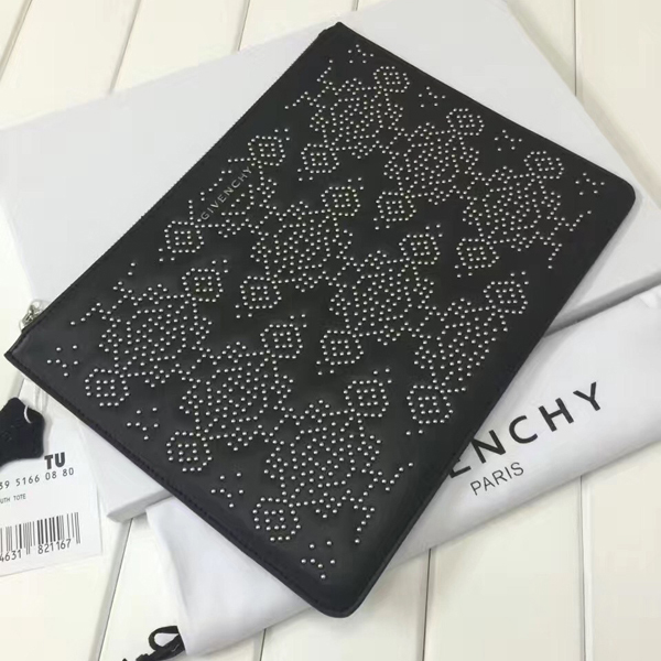 ジバンシィスーパーコピー GIVENCHY クラッチバッグ BK06072273005 スターパッチ レザーポーチ