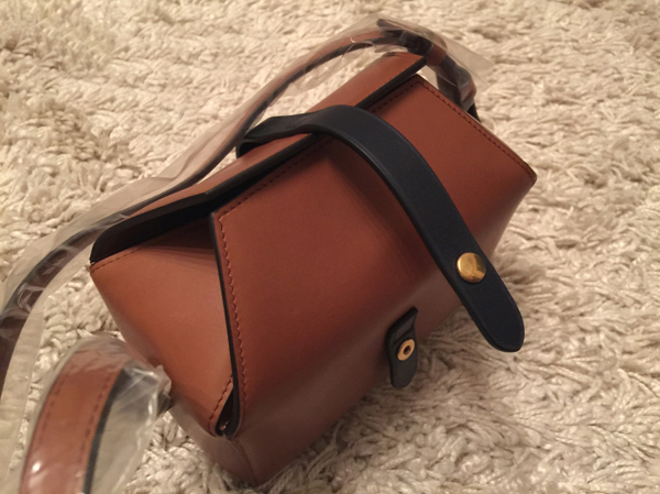 セリーヌ バッグ スーパーコピーローラ愛用 CELINE 2016SSNEW BOX ON STRAP TAN 106003ABC.04LU