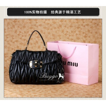 ミュウミュウ スーパーコピーMIUMIU/ミュウミュウ 2012年春夏MATELASSEストラップ付きハンドバッグ RN0666 N88 002