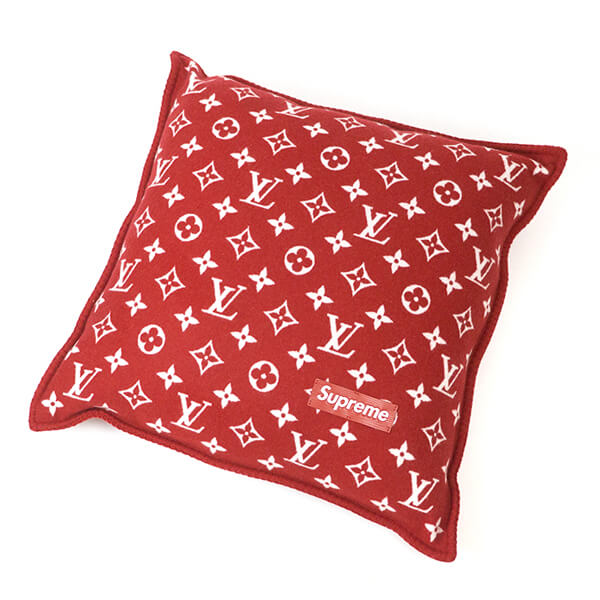 Supreme LOUIS VUITTON シュプリーム ルイ ヴィトン コピー MP1886 Monogram Pillow モノグラム ピ  ローRed レッド 赤2017〜2018AW 