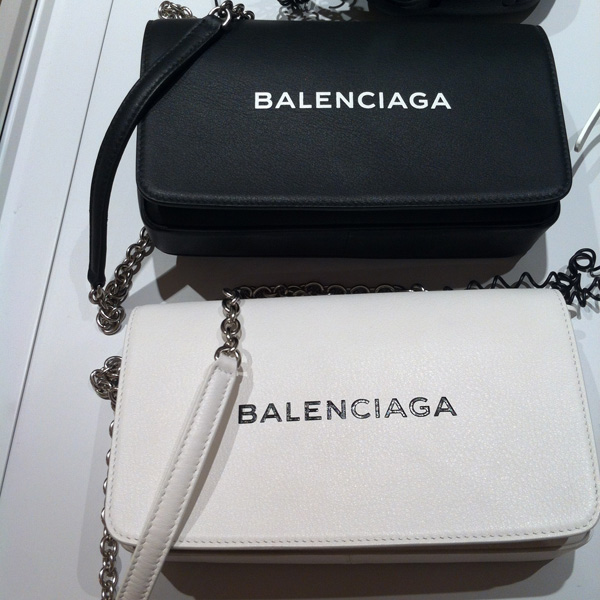 ブラック BALENCIAGA(バレンシアガ) Logo Everyday チェーン ショルダー ブラック スーパーコピー