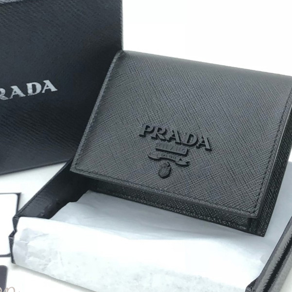 プラダ SHINE サフィアーノ 二つ折財布 NERO PRADA 1MV204 2EBW F0002 折りたたみ財布 スーパーコピー