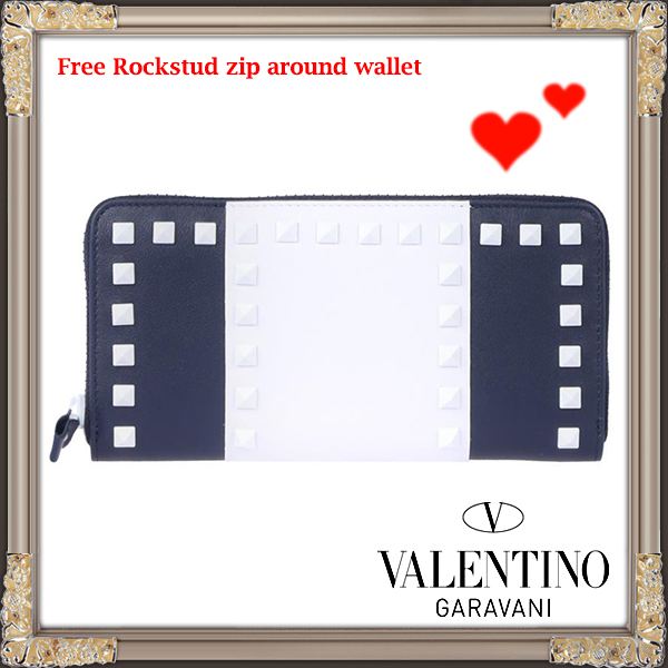 VALENTINO GARAVANI ロックスタッズフラット財布 PW2P0645YDW0RY ヴァレンティノ 財布 コピー