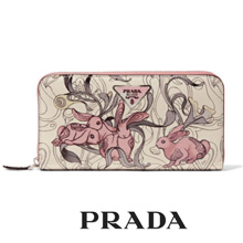 プラダ ウサギ 財布 PRADA ウサギが 2018春夏最新作 プリントレザー長財布 スーパーコ...