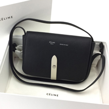 CELINE ショルダーバッグ ポシェット ベルト装飾 黒ブラック ストラップ付ポシェット セリ...