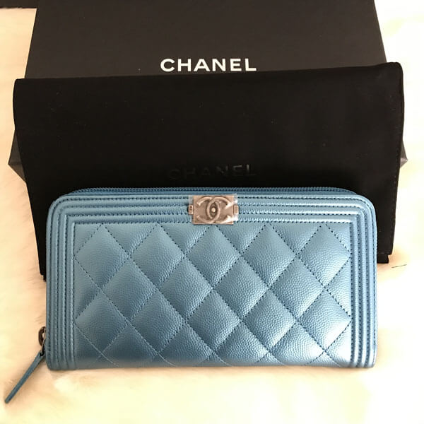 シャネルコピー ブルー好きの限定色 BOY CHANEL ジップ キャビア ブルー