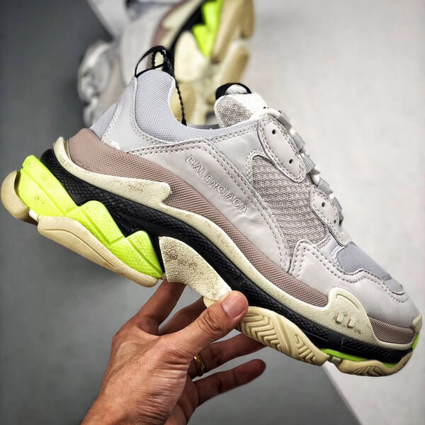 バレンシアガ トリプルs コピー Balenciaga Triple S スニーカー 541621W09O2 グレー＆蛍光 イエロー