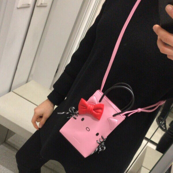 2020年人気新作 BALENCIAGA バレンシアガコピー Phone Holder Hello Kitty 電話ホルダー 6190431CBP310001