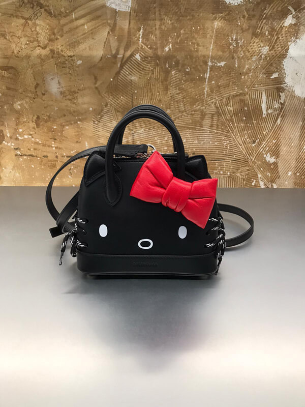 2020新作【BALENCIAGA バレンシアガコピー】XXSハローキティトップハンドルバッグ 6190151CBO31000 black