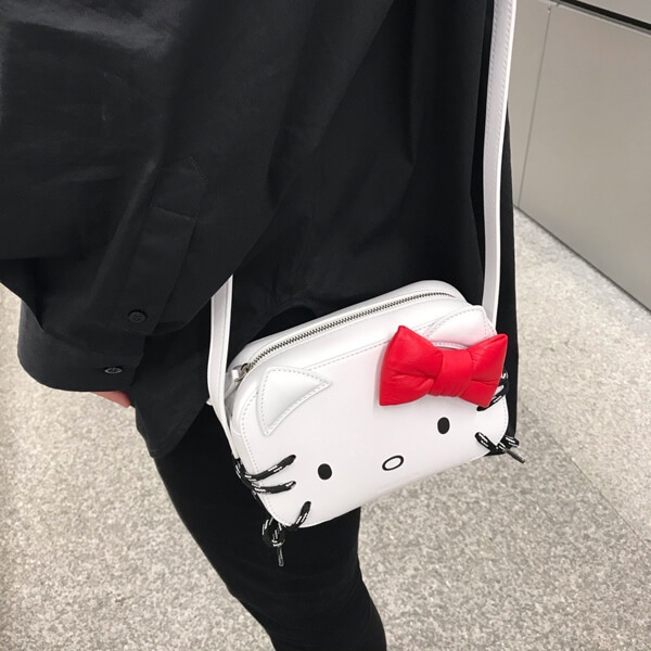 2020超限定バレンシアガコピー 【BALENCIAGA&Hello Kittyコラボ】Camera Bag XS