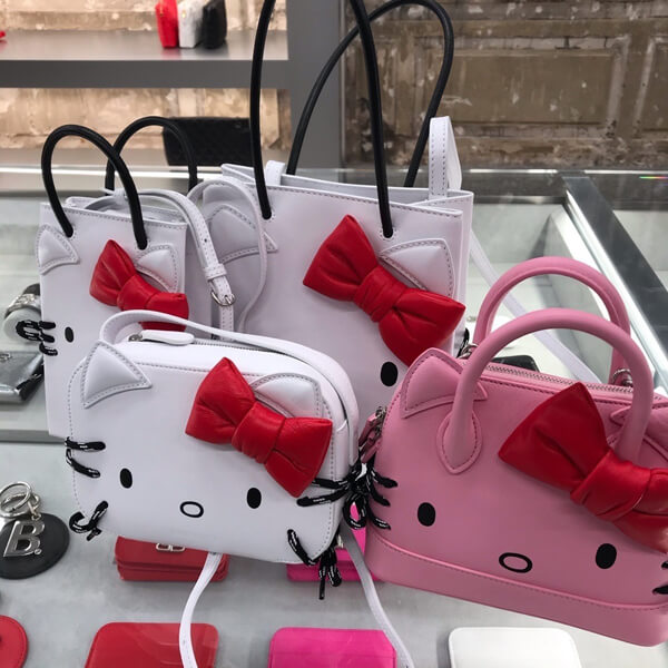 2020超限定バレンシアガコピー 【BALENCIAGA&Hello Kittyコラボ】Camera Bag XS