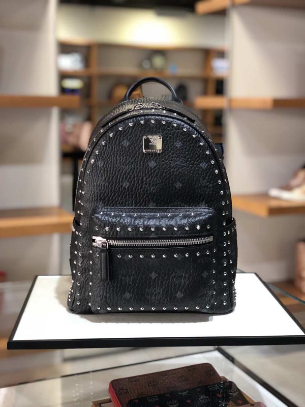 【MCMリュック コピー】エムシー エム Small スタッズ Backpack Black