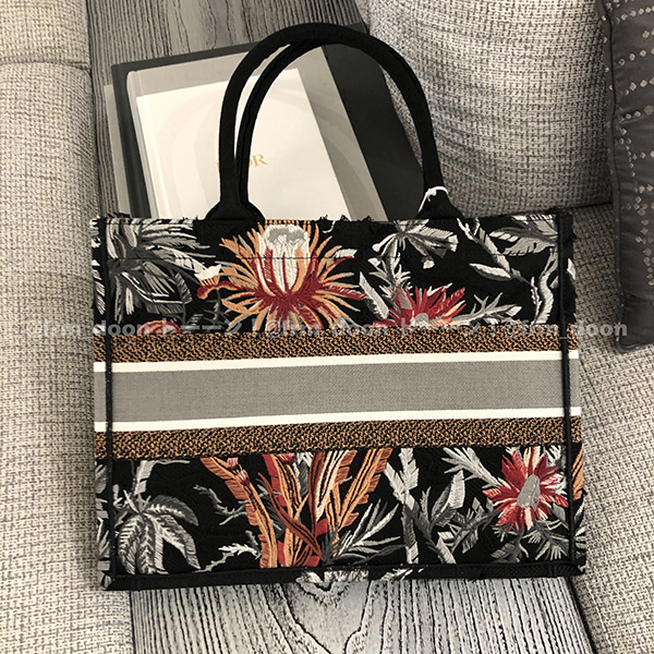 Dior ブックトート コピー 2020SS新作 DIOR BOOK TOTE S フラワー ブラック M1296ZWFC M911