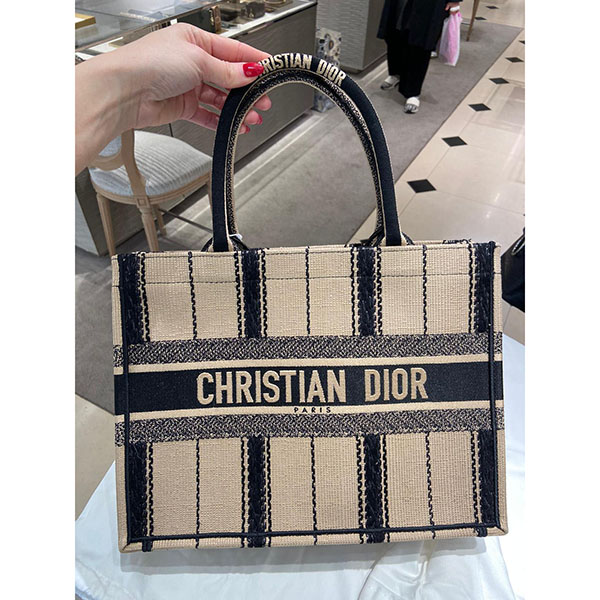 【Dior】レプリカ 2020SS新作 “DIOR BOOK TOTE” スモール/ ストライプ M1296ZRLD_M976