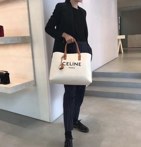 CELINE  コピー 旅行にも★大人カジュアルなトート！カバセリーヌ (44159274)