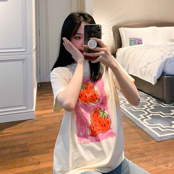 GUCCI Tシャツ グッチ いちご コピー 大人コーデ ストロベリーオーバーサイズ ファッショントレンド时尚潮流539081 XJA2J 7136