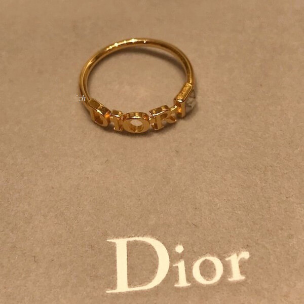 Dior リング  偽物 Dio(r)evolution”ギフトにも♪DIORロゴ*リング＊Gold  ◆Dior(ディオール)◆ DIO(R)EVOLUTION RING202001