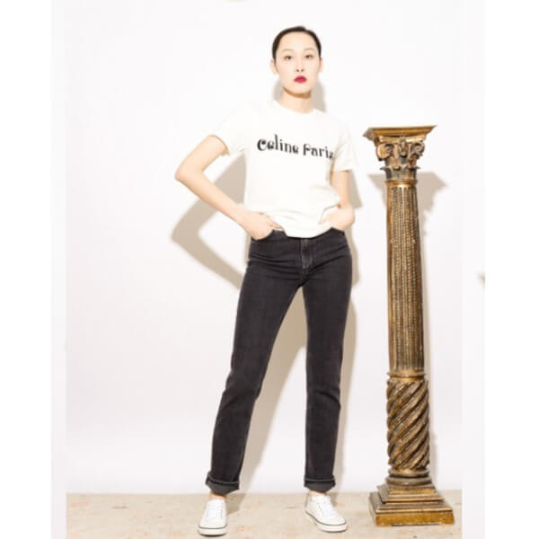 新作 CELINE セリーヌロゴ Tシャツ 偽物  2X406090K レギュラーフィット