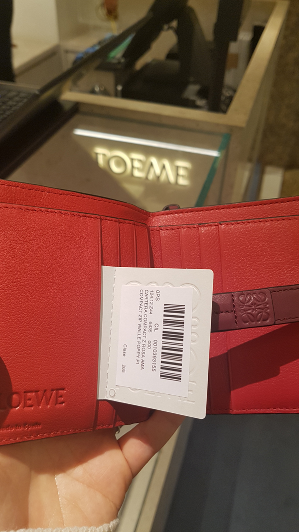 LOEWE ロエベ ミニ財布 偽物 コンパクト ジップ ウォレット COMPACT ZIP WALLET 124.12.Z44