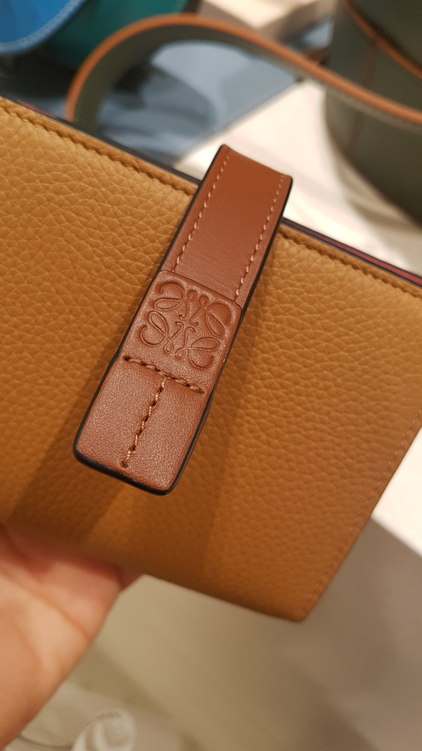 2020SSLOEWE ロエベ ミニ財布 偽物 コンパクト ジップ ウォレット COMPACT ZIP WALLET 124.12.Z442