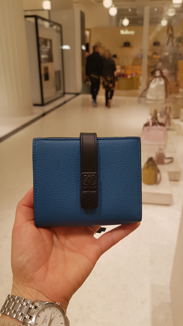 2020SSLOEWE ロエベ ミニ財布 偽物 コンパクト ジップ ウォレット124.12.Z446CIL