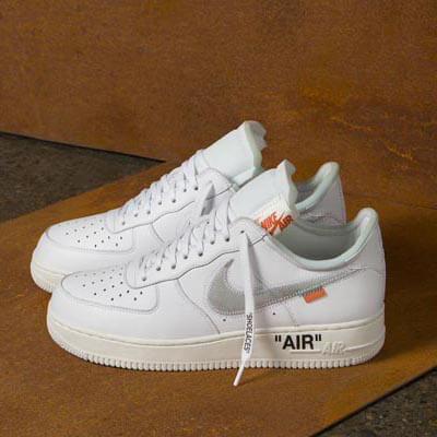 オフホワイト スニーカー 偽物 ナイキ コラボ NIKE AIR FORCE 1 × OFF-WHITE☆エアフォース1 Complexcon限定 エア フォース