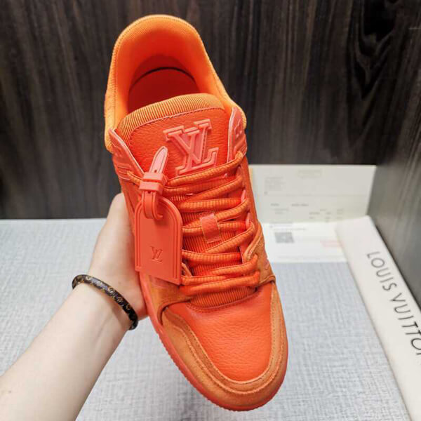 ルイヴィトン スニーカー コピー ヴァージルアブロー Trainers Orange Virgil Abloh シカゴ現代美術館