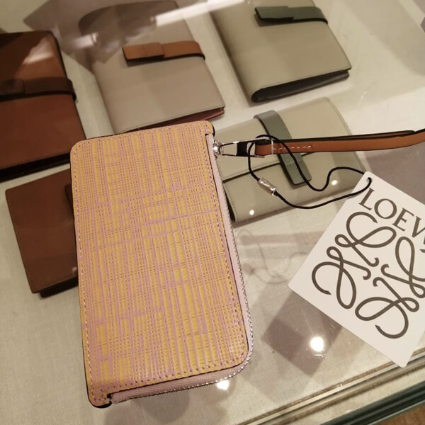 20SS☆LOEWE☆ロエベ 偽物 コイン・カードホルダー ラージ(Yellow/Pink) 134.88.Z40 0010398659