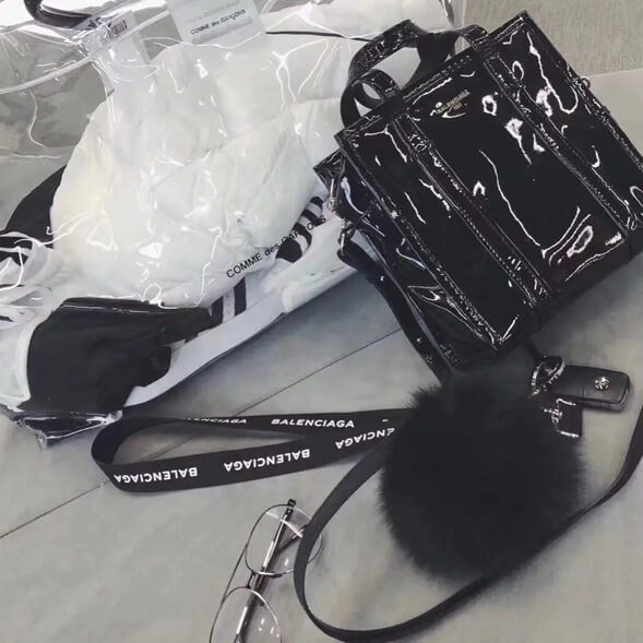 バレンシアガ コピー BALENCIAGA ホルター付きネックストラップ 509439 HEH0N 1060