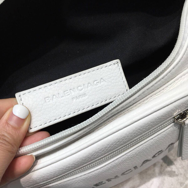  バレンシアガ ウエストポーチ スーパーコピー BALENCIAGA ベルトバッグ Everyday leather