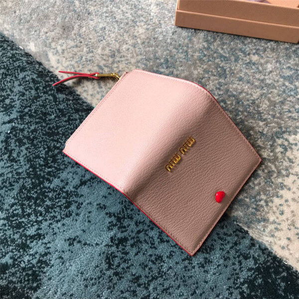 2020年春夏新作 MIUMIU ラブレター 財布 ミュウミュウコピー レディース二折ラブレター 財布 5ML023