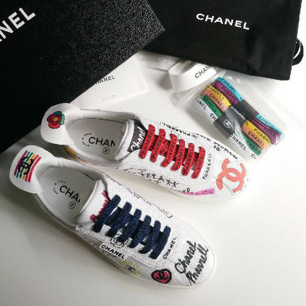 シャネル スニーカー 偽物 ファレル Pharrell CHANEL 激レアスニーカー