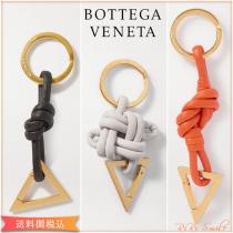 BOTTEGA VENETA ボッテガヴェネタ 偽物 ノット レザー キーリング バッグチャーム