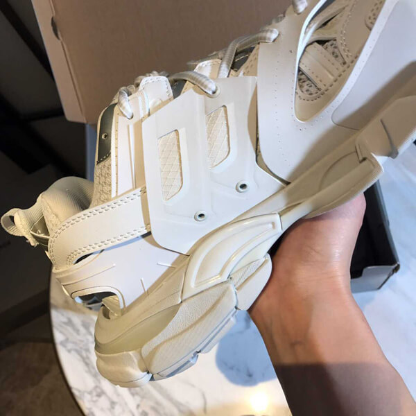 バレンシアガ トラック 偽物 BALENCIAGA スニーカー 568614-w2gn1-9000Balenciagaコピー