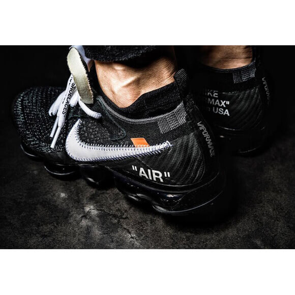 オフホワイト 偽物【Nike×OFF-WHITE】入手困難☆ 激レアコラボ Air VaporMax 人気話題コラボ