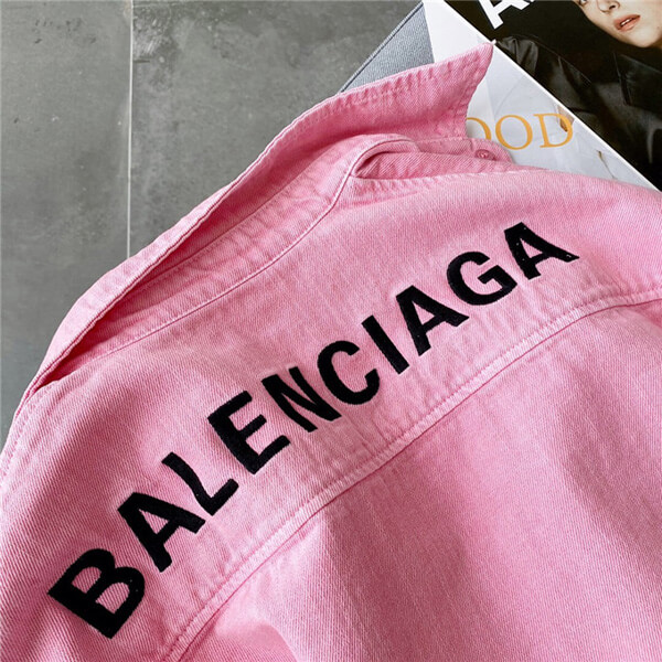 バレンシアガ 偽物 トンシャツ Balenciaga トーンオントーンのマザーオブパールボタン