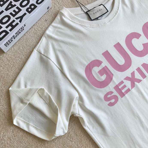 gucci tシャツ スーパーコピー  グッチ tシャツ ロゴ SEXINESS プリント オーバーサイズ616036 XJCK1 9221