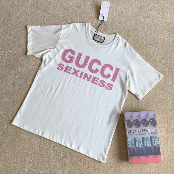 gucci tシャツ スーパーコピー  グッチ tシャツ ロゴ SEXINESS プリント オーバーサイズ616036 XJCK1 9221