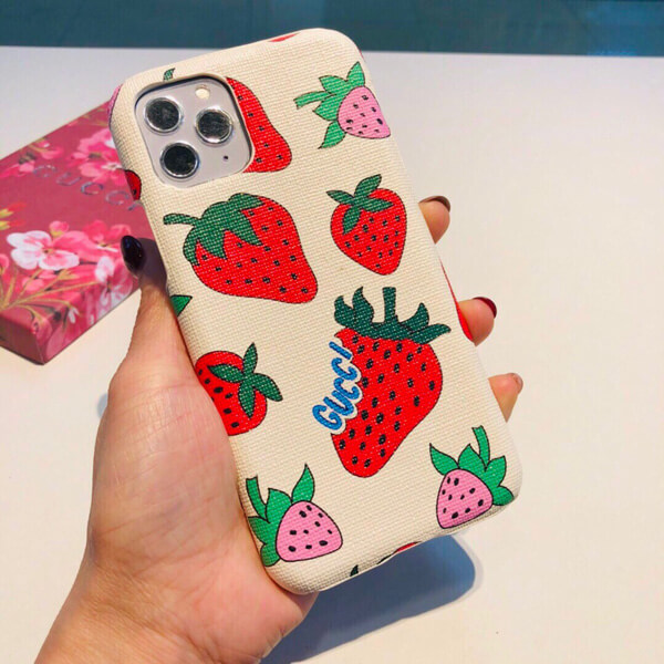 gucci iphoneケース コピー ストロベリー iPhone11 ケース