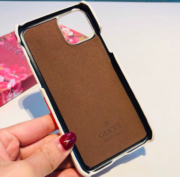 gucci iphoneケース コピー ストロベリー iPhone11 ケース