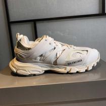 バレンシアガ トラック 偽物  BALENCIAGA スニーカー 568614-w2gn1-9000