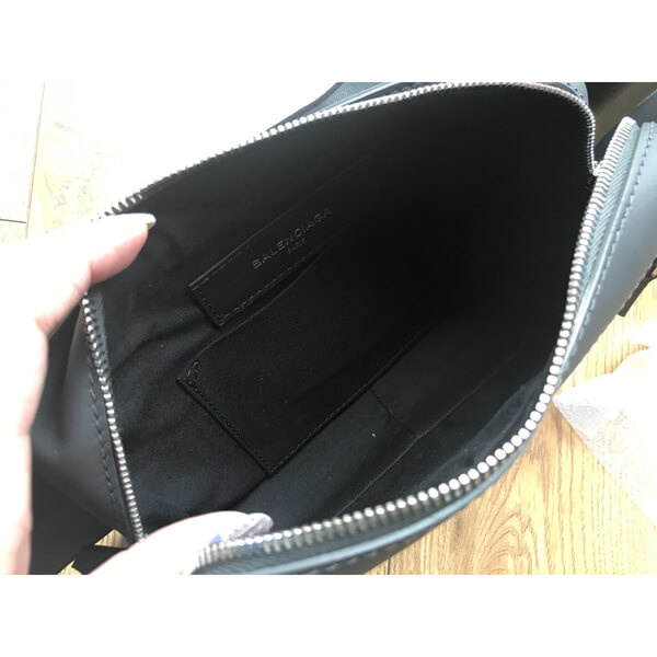 バレンシアガ ボディバッグ 偽物 アウトレット BALENCIAGA☆レザーボディーバッグ433625 CNT2N 1360