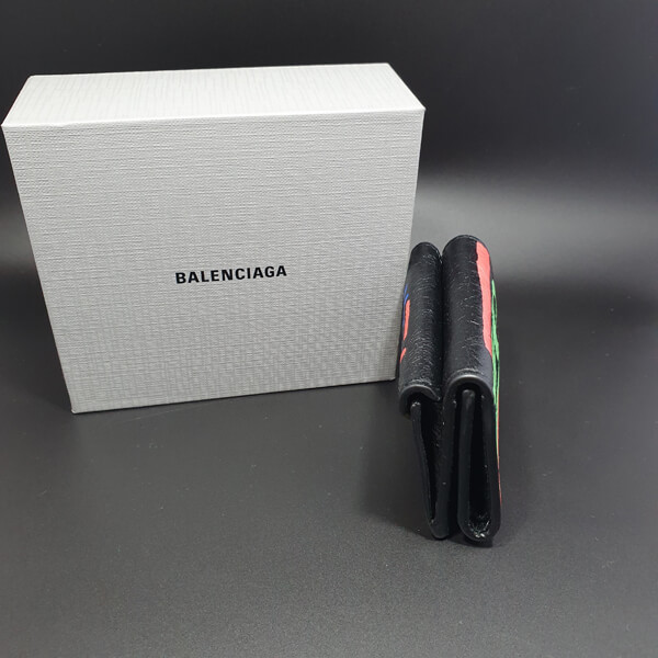 バレンシアガ ミニ財布 偽物 Balenciaga ペーパー♪グラフィティ三つ折り財布