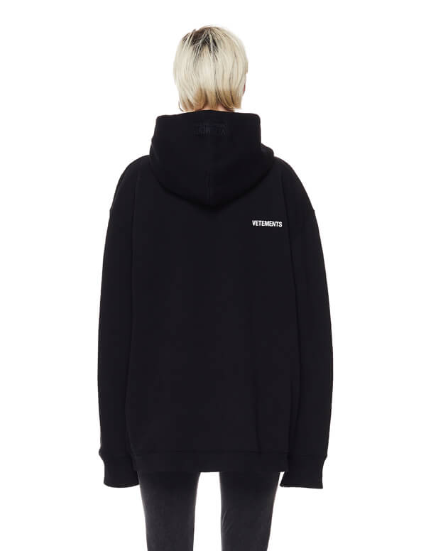 ヴェトモン ロゴ パーカー 偽物  VETEMENTS ブラックコットン フードパーカー ユニセックス オーバーサイズ　フーディ