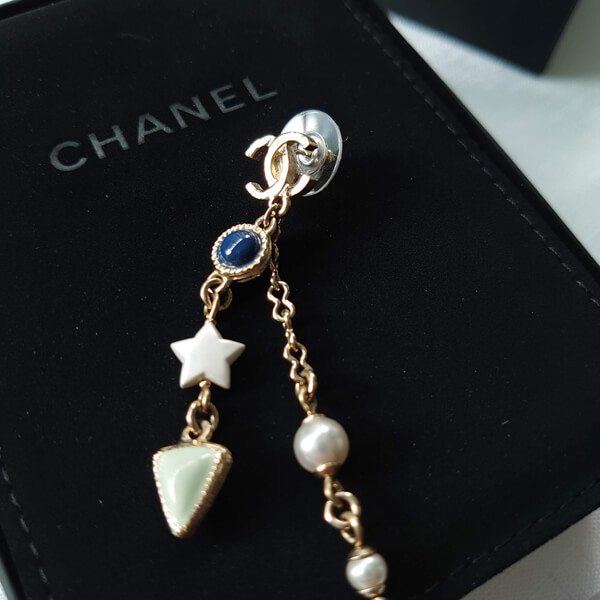 シャネル ピアス 偽物 CHANEL アシンメトリー ピアス★CCマーク