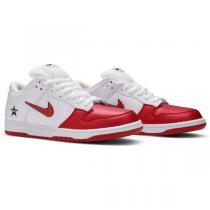 シューズ スニーカー 偽物  Supreme Nike SB Dunk Low WEEK 2 A...