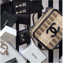 CHANEL シャネル ヴァニティーケース コピー スモール  チェーン ロゴ CC 新作 黒 A93342 B00425 N4135