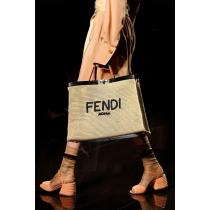 フェンディ ピーカブー コピー FENDI Xトートラフィアバッグ 8BH374ABVSF11R...