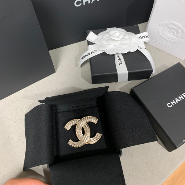 シャネル 偽物 CHANEL CCブローチ ココマークアクセパール BROOCH